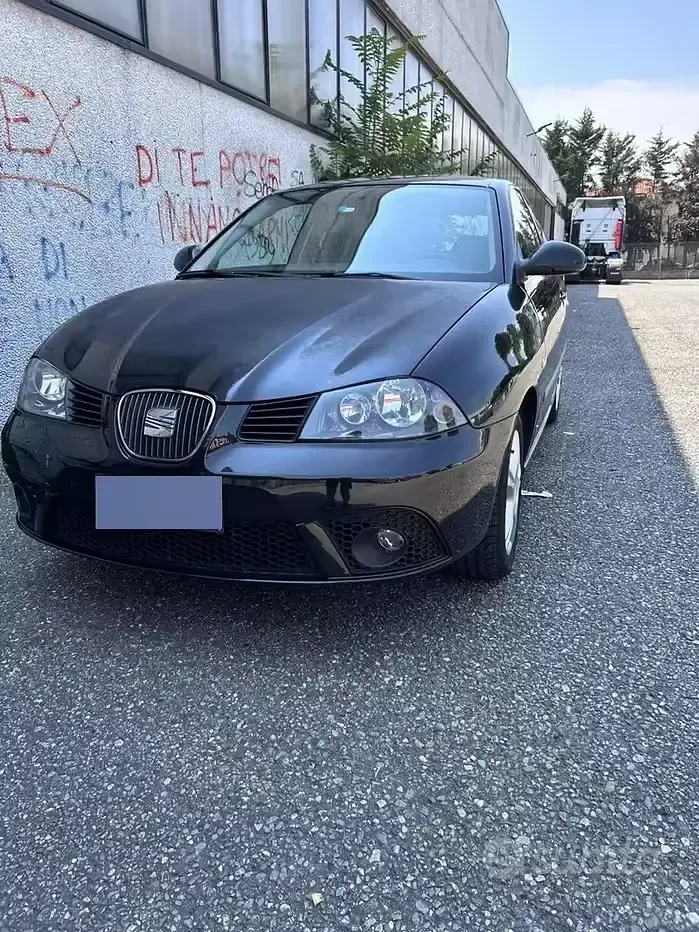 Usata Seat Ibiza 85 CV (62 kW) 2008 Nero Berlina