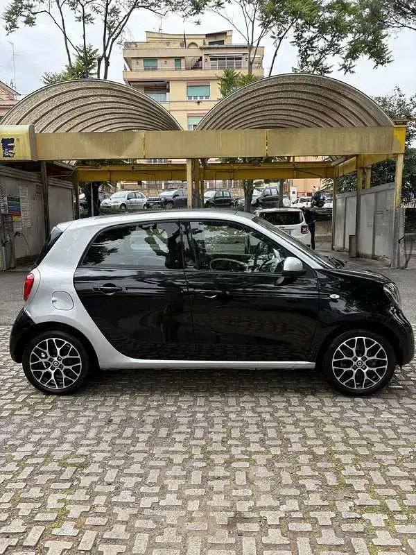 Usata Smart ForFour Passion 71 CV (52 kW) 2014 Nero Utilitaria
