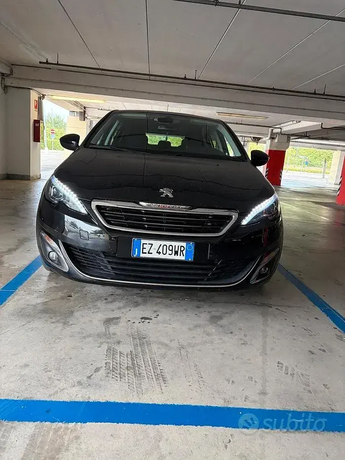 Usata Peugeot 308 120 CV (88 kW) 2015 Nero Berlina