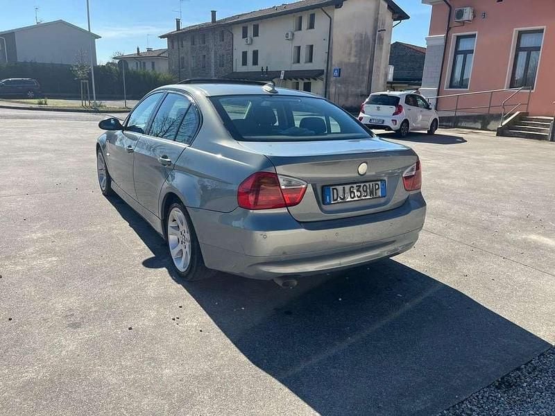 Usata BMW 318 122 CV (89 kW) 2007 Berlina