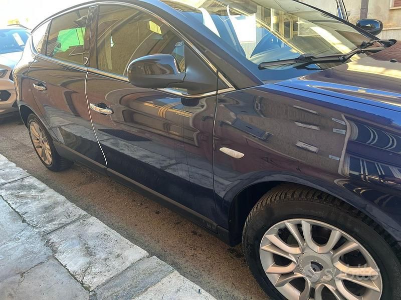 Usata Lancia Delta 120 CV (88 kW) 2009 Blu Utilitaria