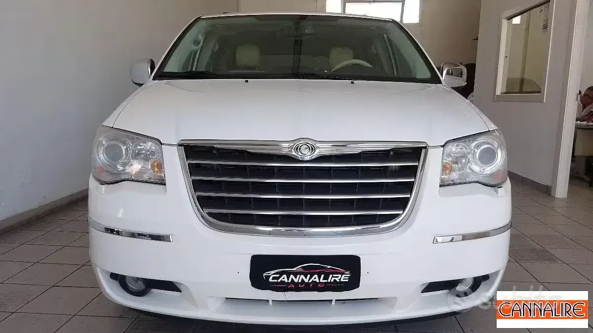Usata Chrysler Grand Voyager 192 CV (141 kW) 2011 Bianco Monovolume