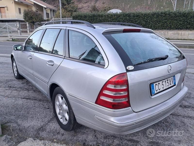 Usata Mercedes C220 143 CV (105 kW) 2002 Grigio Station wagon