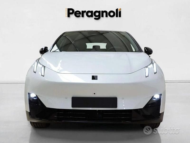 Nuova Lynk & Co 02 2025 Grigio Berlina