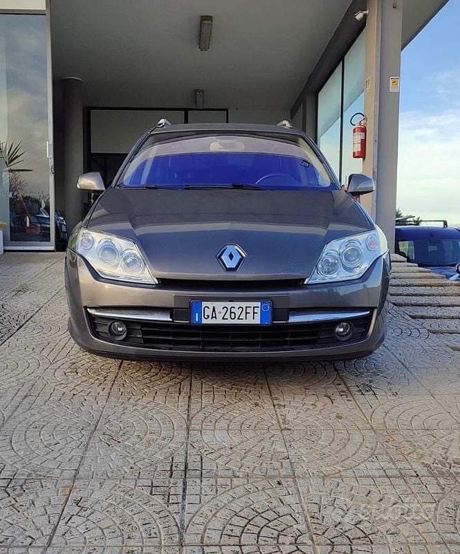 Usata Renault Laguna III 150 CV (110 kW) 2010 Grigio Station wagon