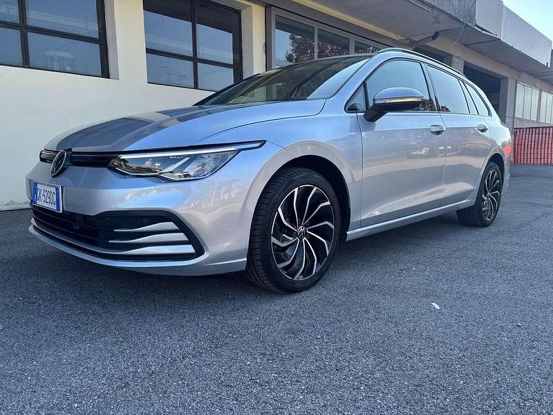 Argento Usata 2022 VW Golf VIII Life Station wagon | 16.500 € (Super prezzo) - Immagine 1/4