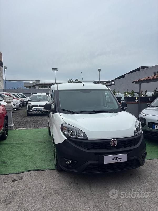 Usata Fiat Doblò 95 CV (69 kW) 2019 Bianco Monovolume