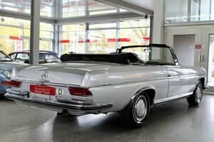 Usata Mercedes 300 SE 160 CV (117 kW) 1964 Argento Cabrio