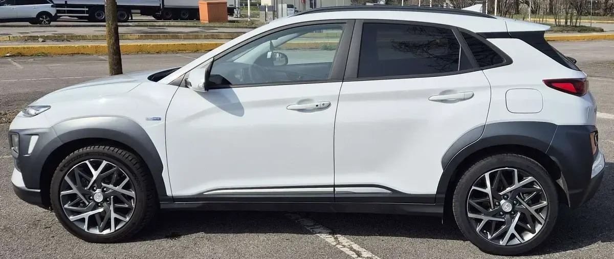 Usata Hyundai Kona XPrime 105 CV (77 kW) 2020 Bianco SUV