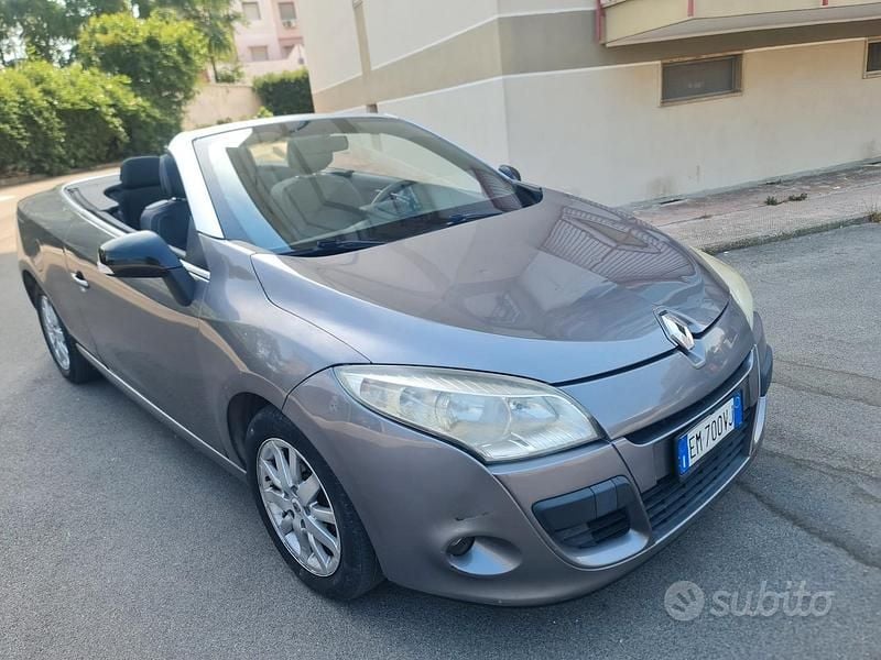 Usata Renault Mégane Cabriolet 110 CV (80 kW) 2012 Grigio Cabrio