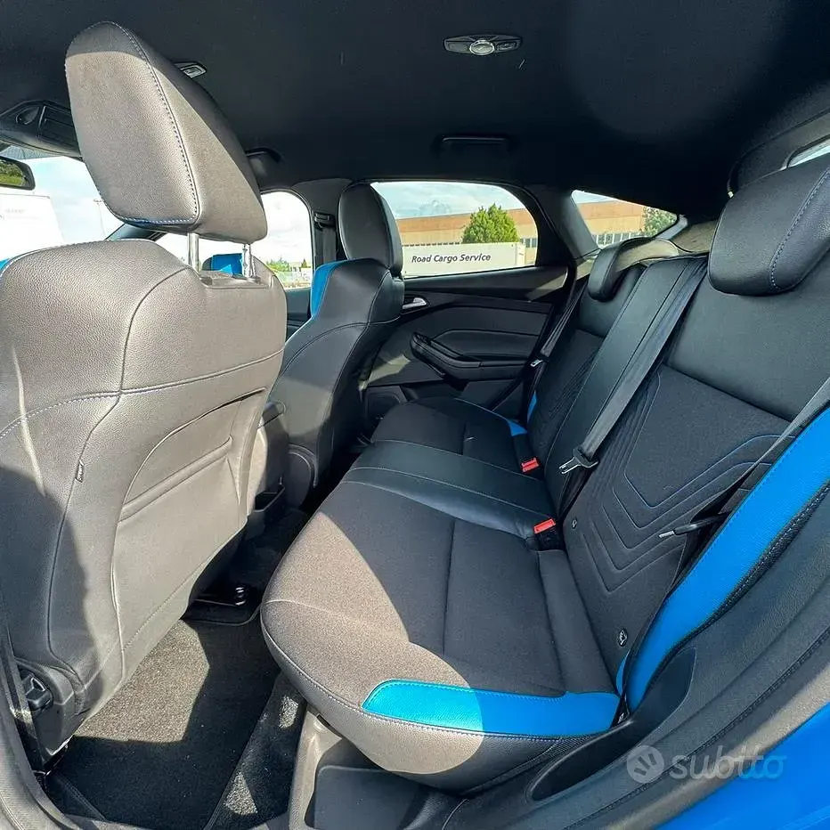 Usata Ford Focus RS 350 CV (257 kW) 2016 Bluazzurro Berlina