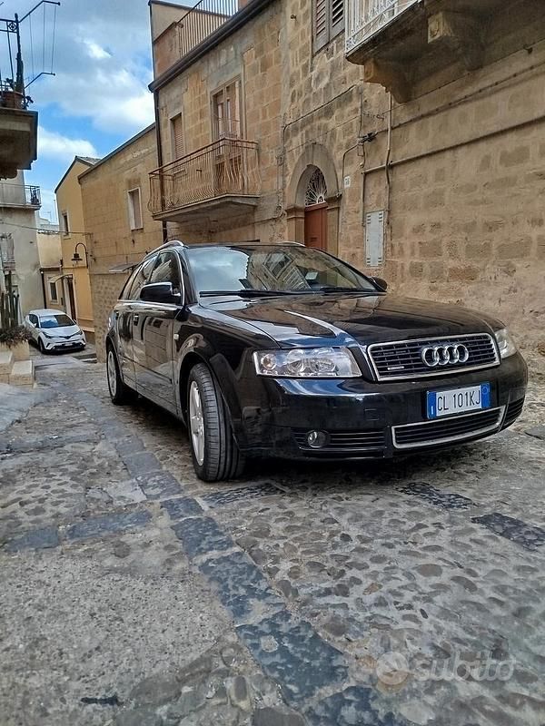 Usata Audi A4 130 CV (95 kW) 2004 Nero Station wagon
