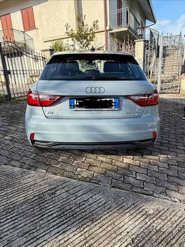 Usata Audi A1 Sportback 110 CV (80 kW) 2021 Grigio Utilitaria