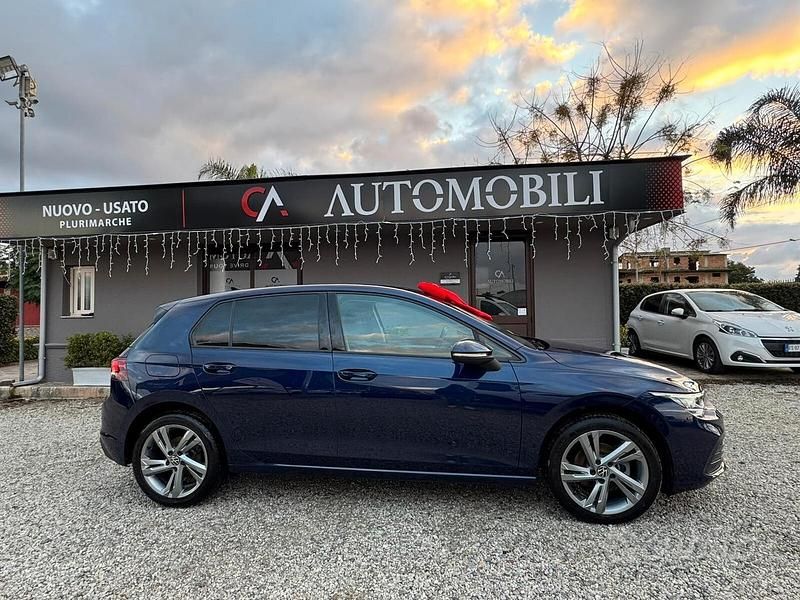 Usata VW Golf VIII Style 116 CV (85 kW) 2021 Blu Berlina