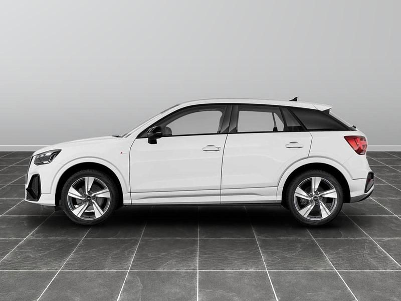 Nuova Audi Q2 S-Line 116 CV (85 kW) 2025 Bianco arkona SUV
