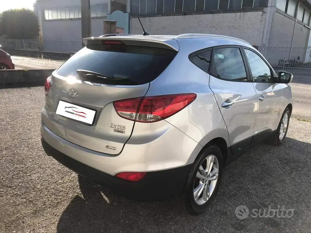 Usata Hyundai ix35 136 CV (100 kW) 2011 Grigio SUV