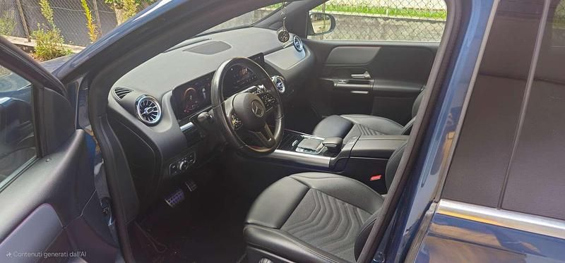 Usata Mercedes B180 116 CV (85 kW) 2019 Blu/azzurro Monovolume