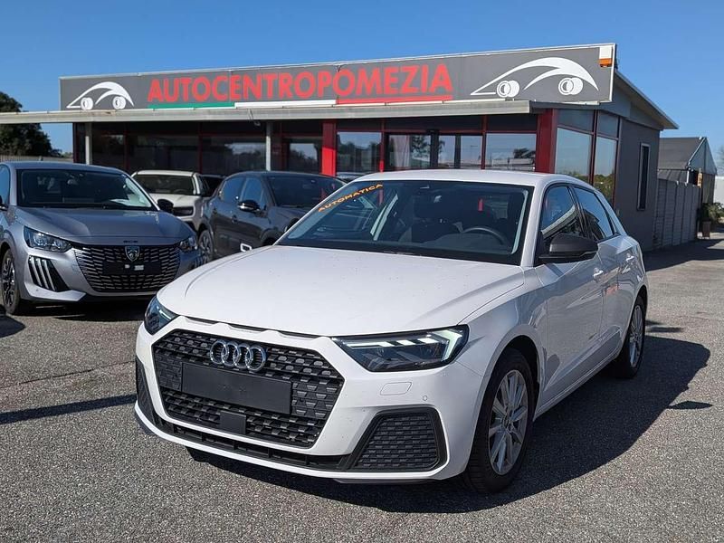 Bianco Usata 2024 Audi A1 Business Due volumi | 24.500 € (Buon prezzo) - Immagine 1/4