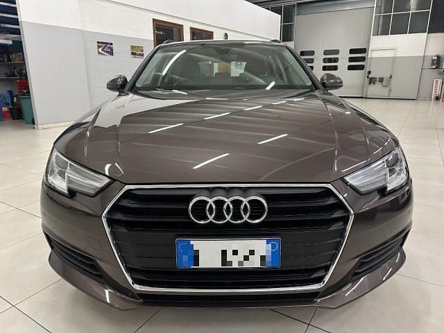Usata Audi A4 Business 190 CV (139 kW) 2017 Bronzo Station wagon