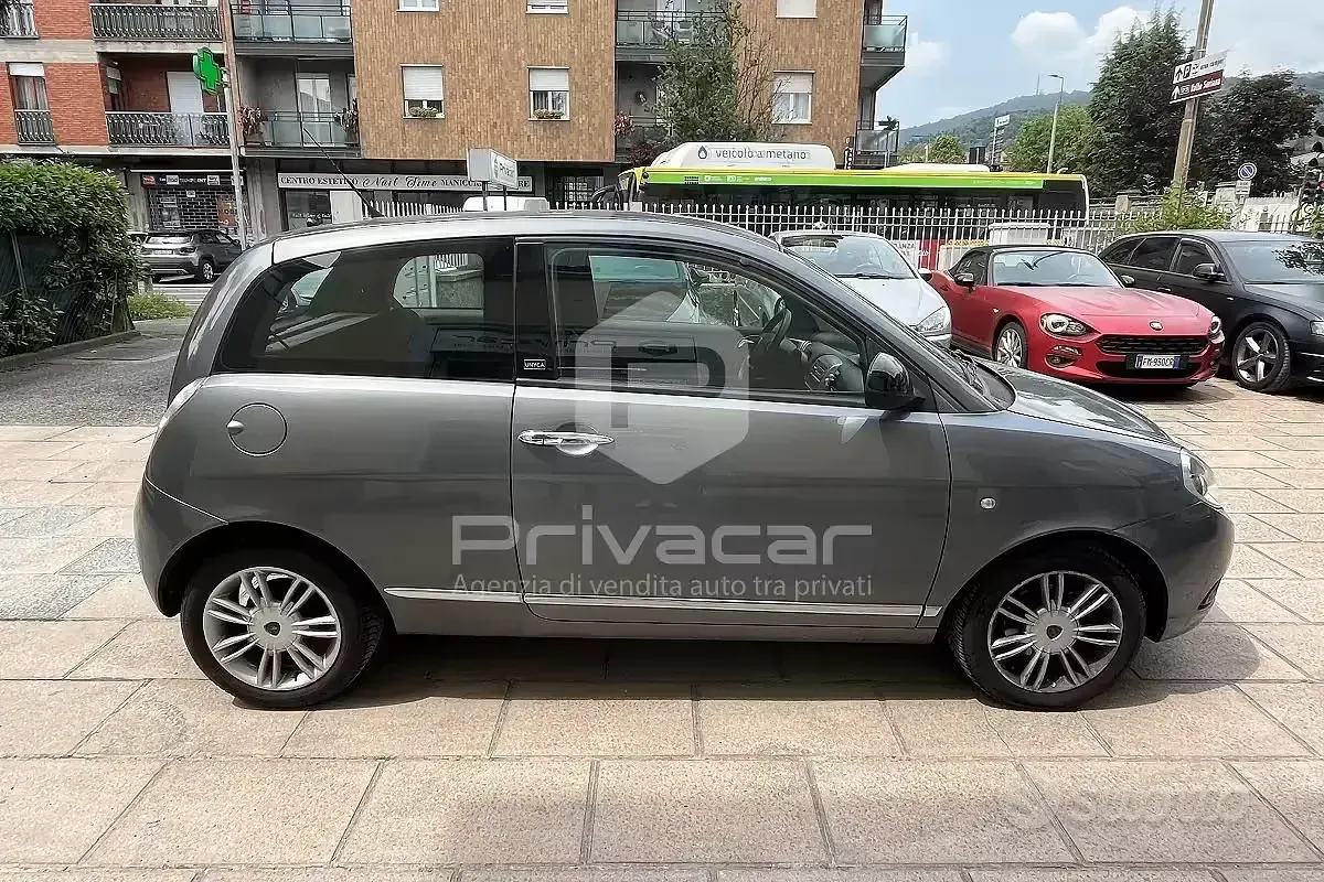 Usata Lancia Ypsilon 69 CV (50 kW) 2012 Grigio Utilitaria
