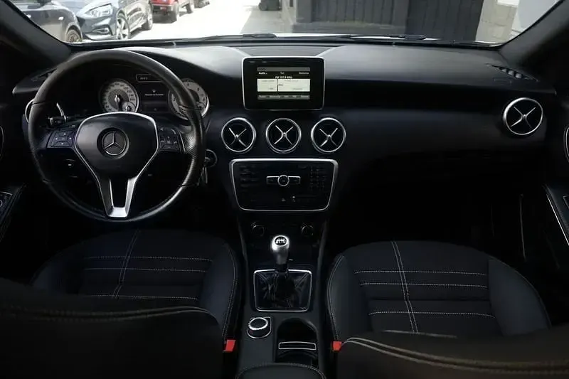 Usata Mercedes A160 Premium 90 CV (66 kW) 2015 Bianco Utilitaria