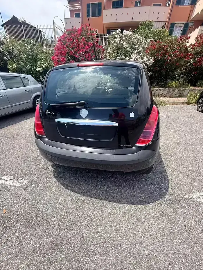 Usata Lancia Ypsilon 80 CV (58 kW) 2006 Nero Utilitaria