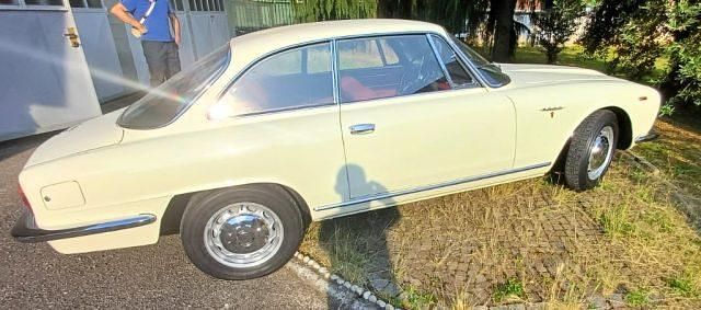 Usata Alfa Romeo 2600 Sprint 144 CV (105 kW) 1963 Beige