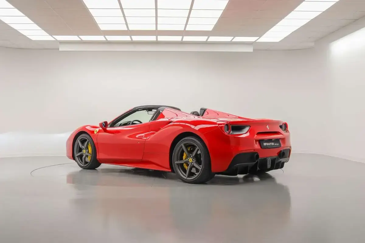 Usata Ferrari 488 670 CV (492 kW) 2018 Rosso corsa Cabrio