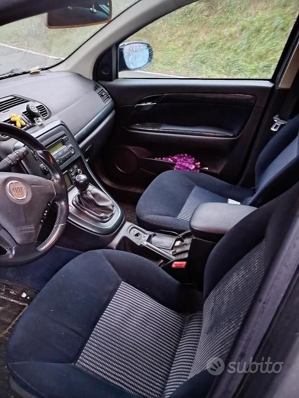 Usata Fiat Croma 150 CV (110 kW) 2009 Grigio Station wagon