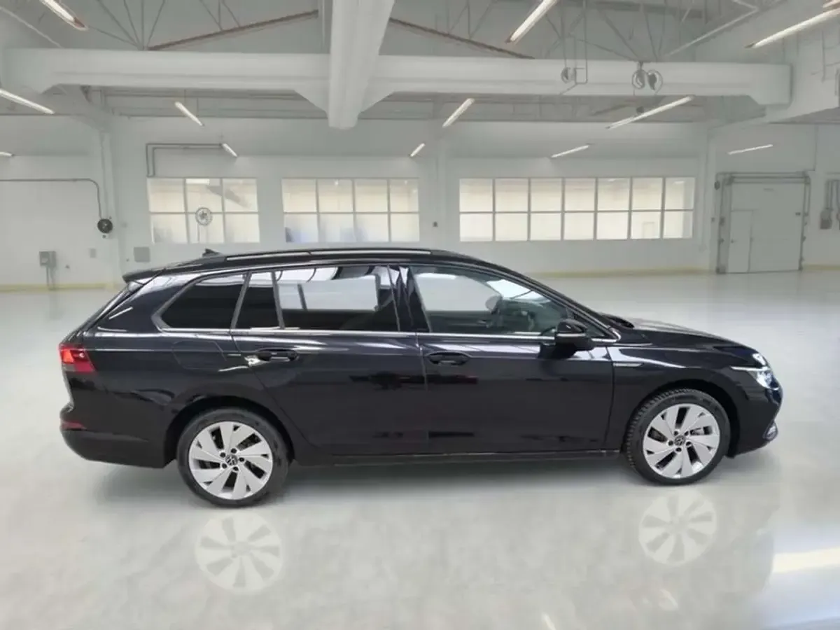 Usata VW Golf VIII Style 150 CV (110 kW) 2024 Nero Station wagon