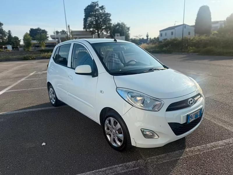 Usata Hyundai i10 69 CV (50 kW) 2013 Bianco Utilitaria
