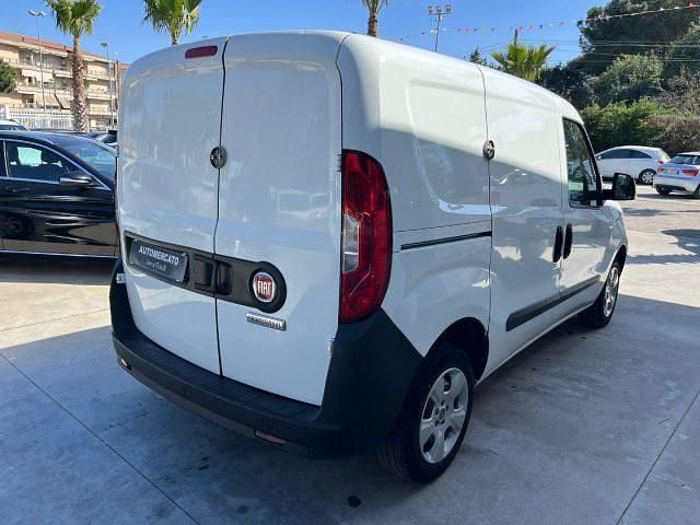 Usata Fiat Doblò 90 CV (66 kW) 2015 Bianco Monovolume