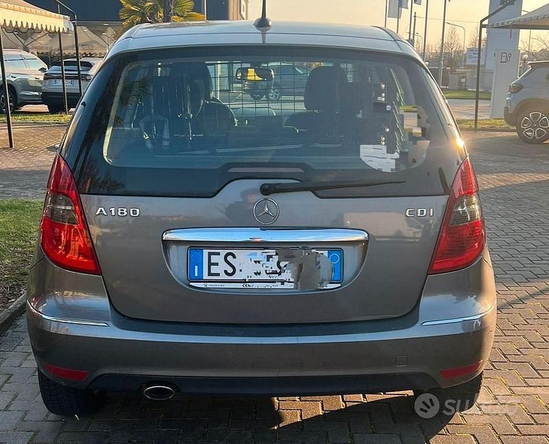 Usata Mercedes A180 109 CV (80 kW) 2012 Monovolume