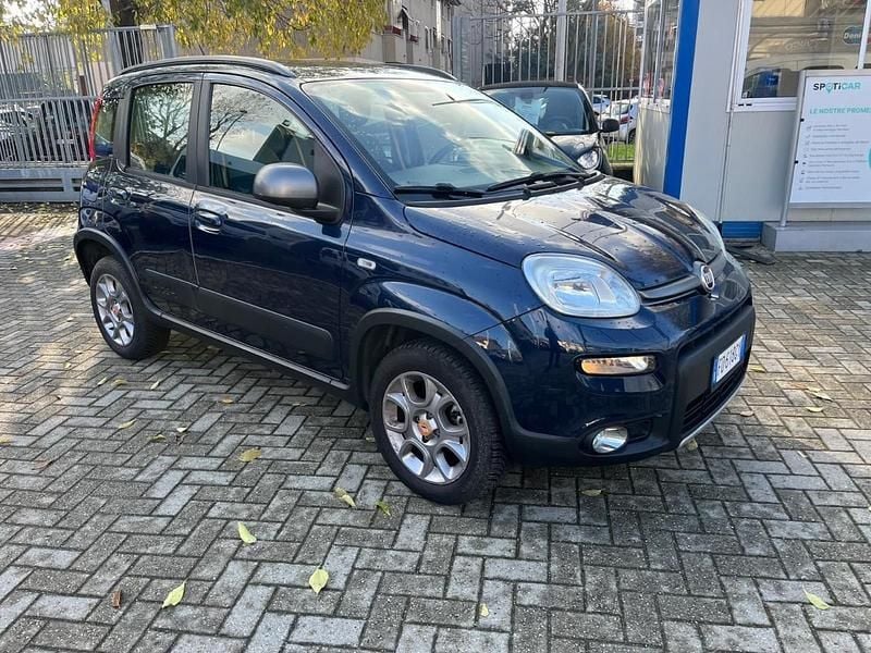 Usata Fiat Panda 4x4 S 95 CV (69 kW) 2016 Blu Utilitaria