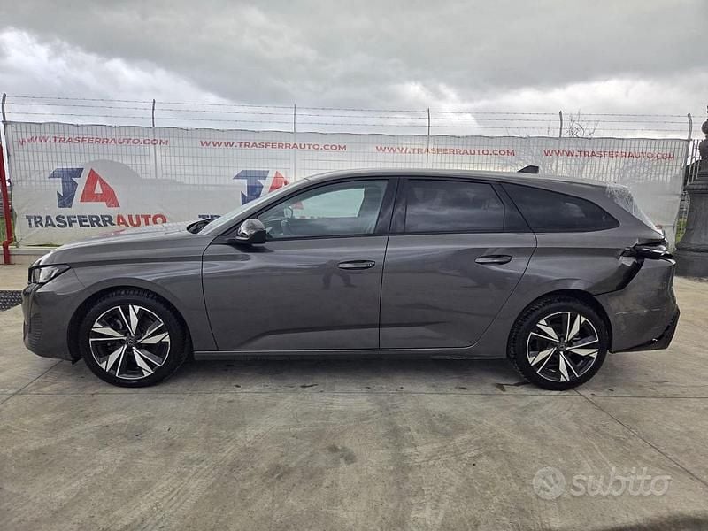 Occasion Peugeot 308 Allure 131 ch (96 kW) 2022 Gris Break