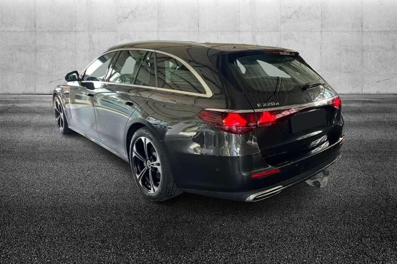 Usata Mercedes E220 Advanced Plus 197 CV (144 kW) 2024 Grigio Station wagon