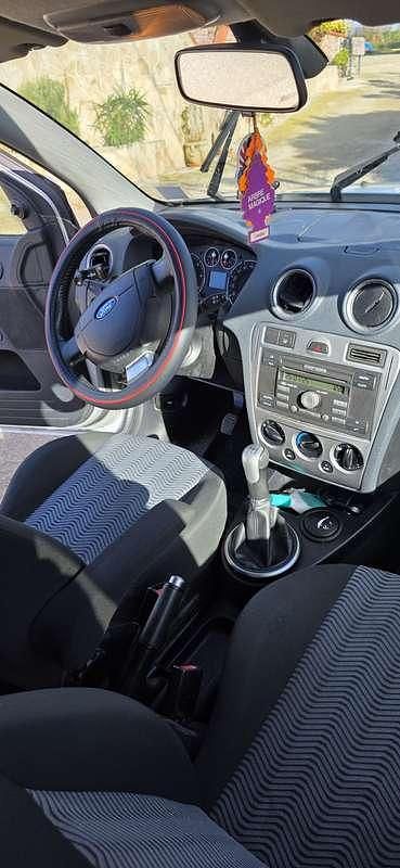 Usata Ford Fusion 68 CV (50 kW) 2008 Argento Monovolume