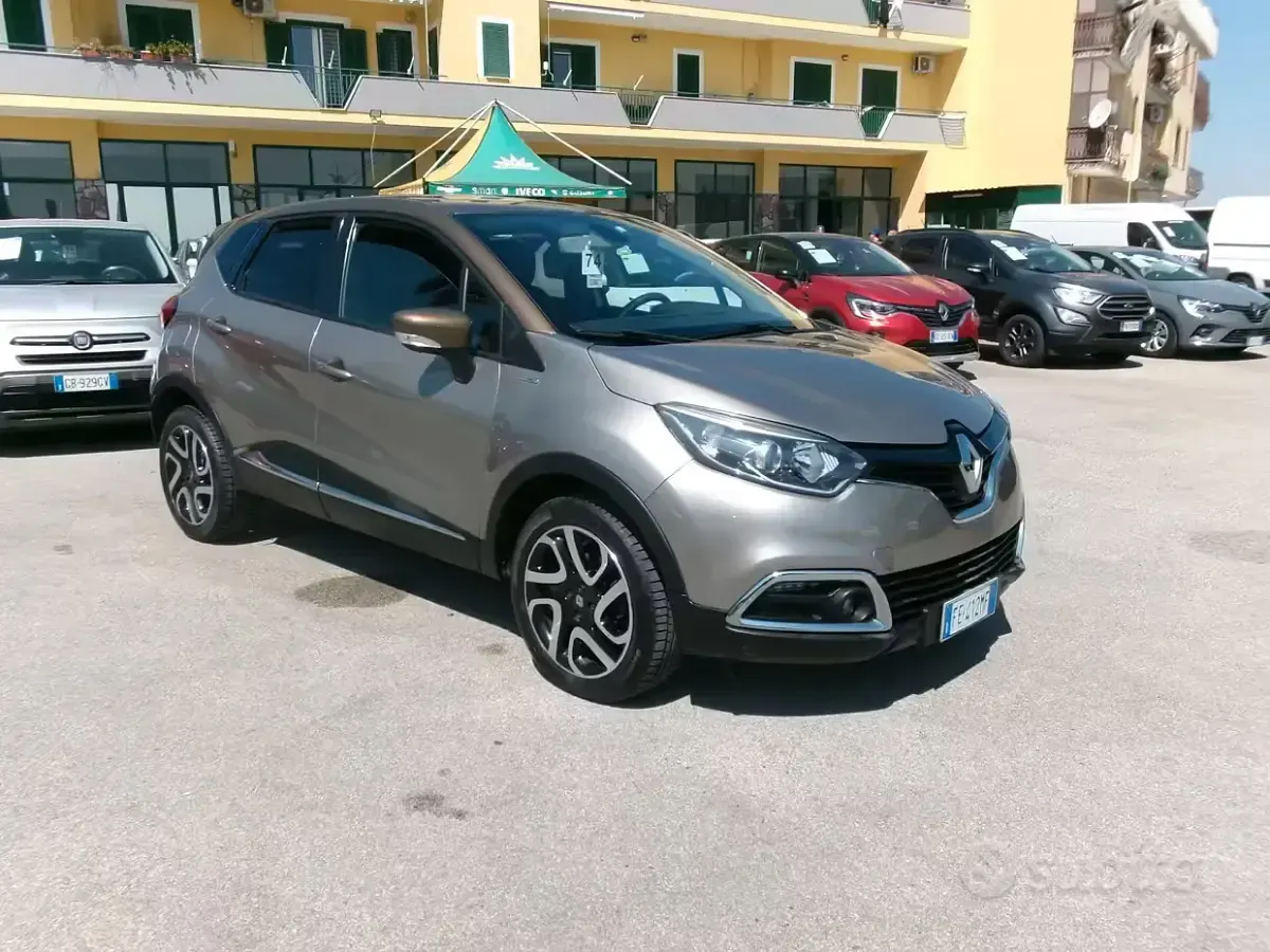 Occasion Renault Captur Iconic 110 PK (80 kW) 2016 Grijs SUV