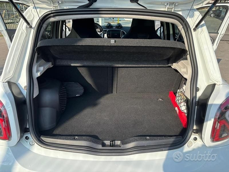 Bianco Usata 2018 Smart ForFour Brabus Utilitaria | 18.400 € - Immagine 1/4