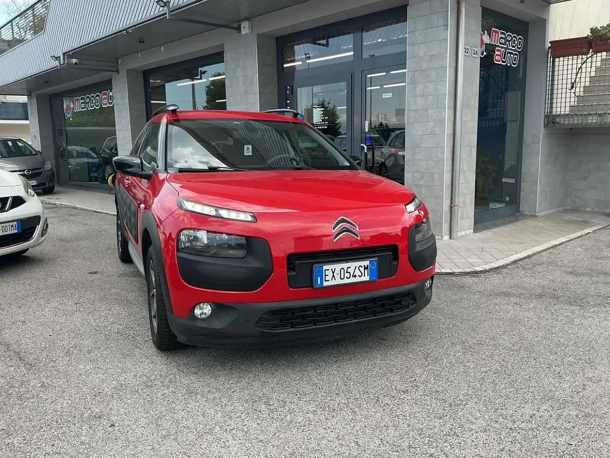 Usata Citroën C4 Shine Edition 92 CV (67 kW) 2014 Rosso SUV