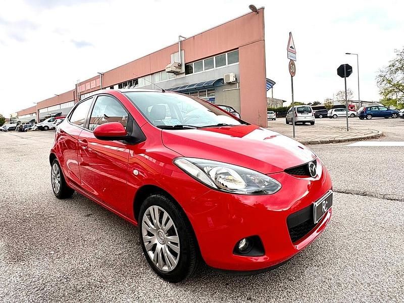Usata Mazda 2 86 CV (63 kW) 2009 Rosso Utilitaria