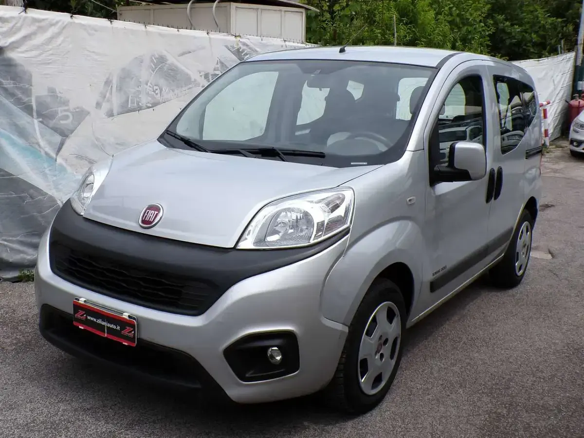 Usata Fiat Qubo Trekking 95 CV (69 kW) 2017 Argento Monovolume