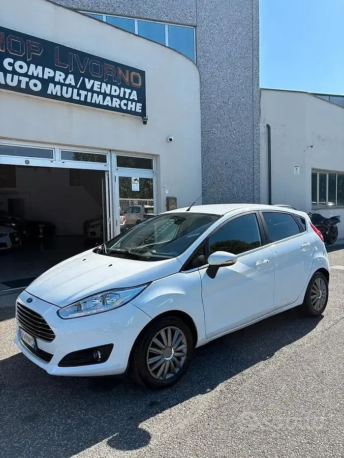Second-hand Ford Fiesta 75 CP (55 kW) 2015 Alb Hatchback