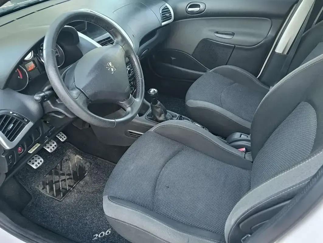 Usata Peugeot 206+ 68 CV (50 kW) 2011 Utilitaria