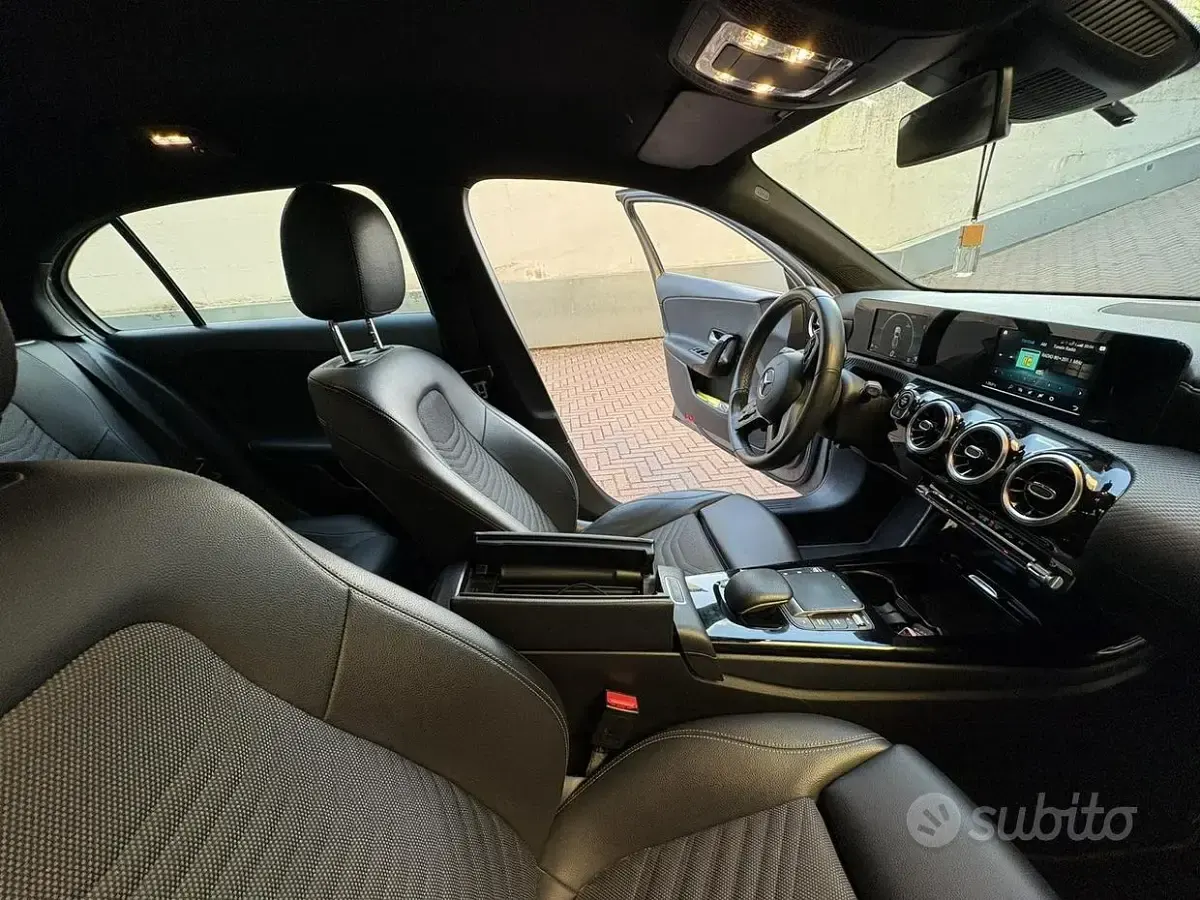 Usata Mercedes A180 116 CV (85 kW) 2020 Grigio Berlina