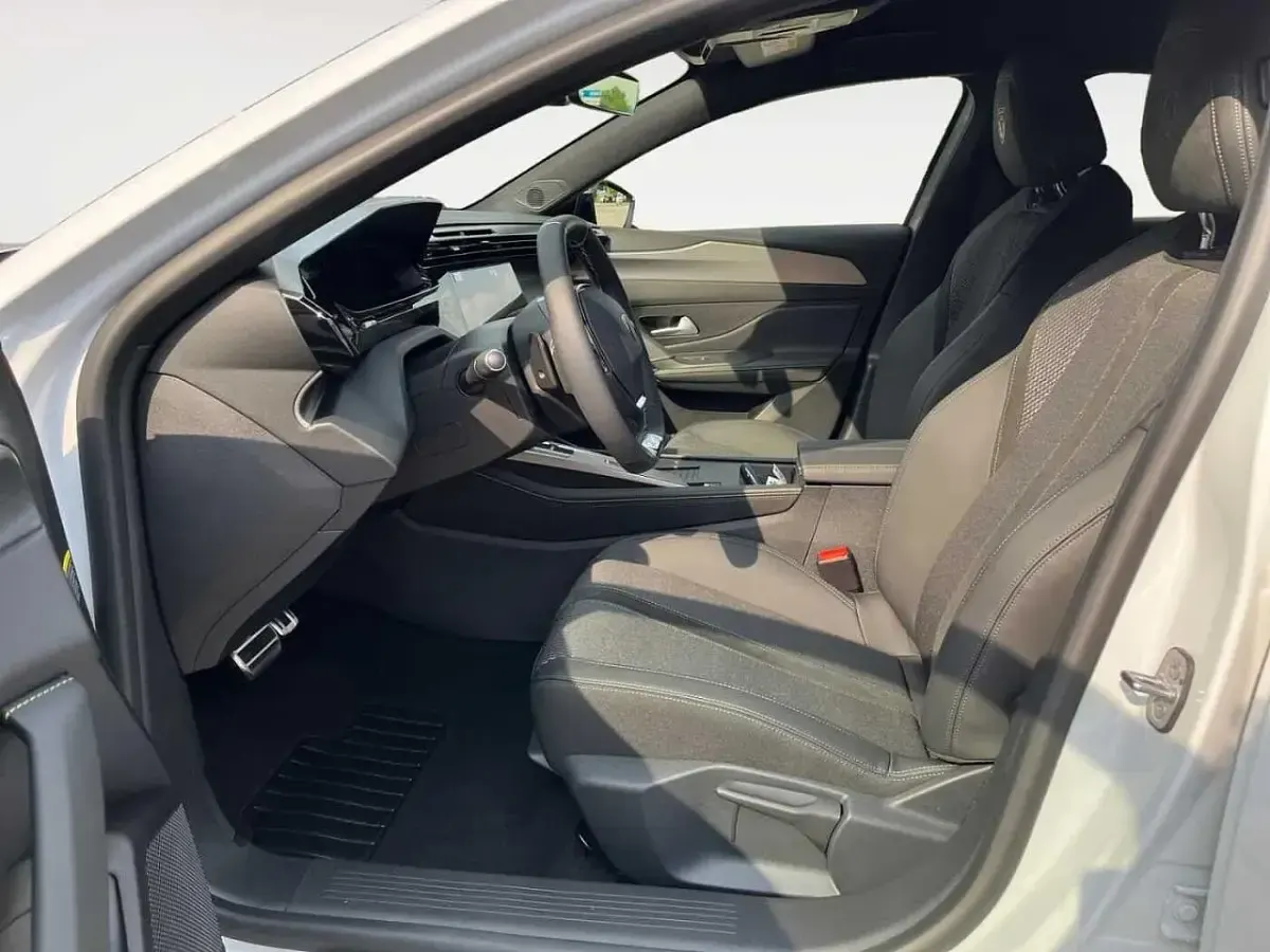 Nuova Peugeot 308 Active 136 CV (100 kW) 2025 Bianco okenite Berlina