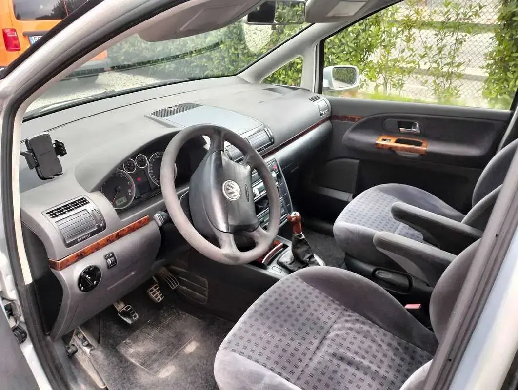 Usata VW Sharan Trendline 116 CV (85 kW) 2003 Grigio Monovolume