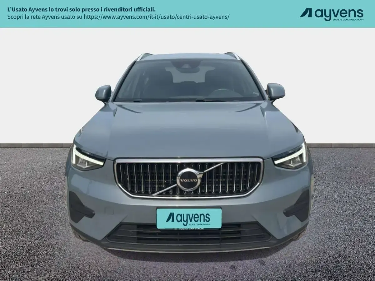 Usata Volvo XC40 Core 211 CV (155 kW) 2023 Thunder grey SUV
