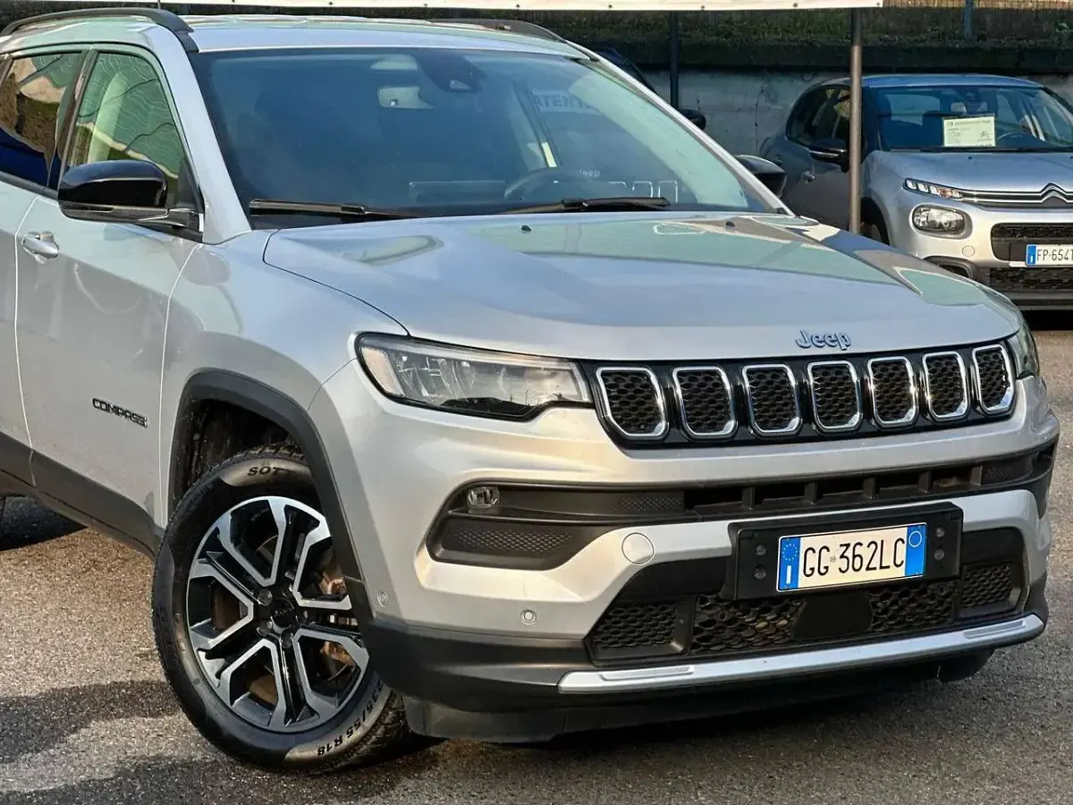Usata Jeep Compass Limited 131 CV (96 kW) 2021 Argento SUV