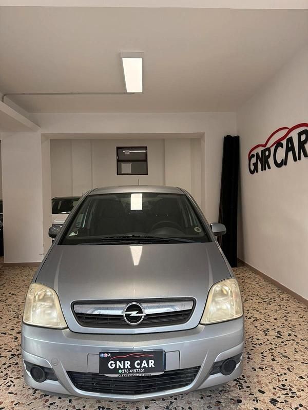 Usata Opel Meriva Cosmo 75 CV (55 kW) 2006 Grigio Monovolume